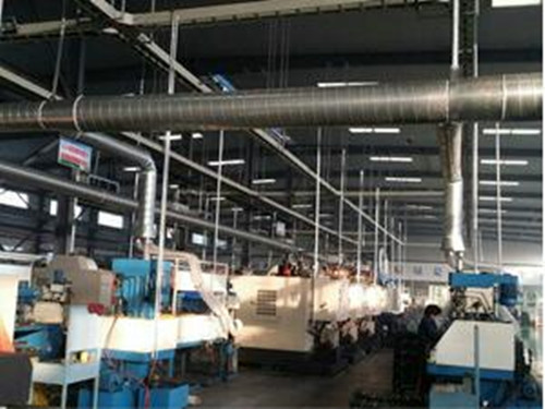 華康中天為客戶(hù)生產(chǎn)的機(jī)械加工車(chē)間布袋除塵器價(jià)格低