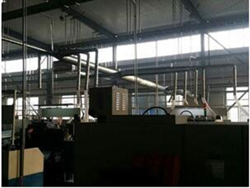 華康中天為客戶(hù)機(jī)械加工車(chē)間生產(chǎn)布袋除塵器操作簡(jiǎn)單